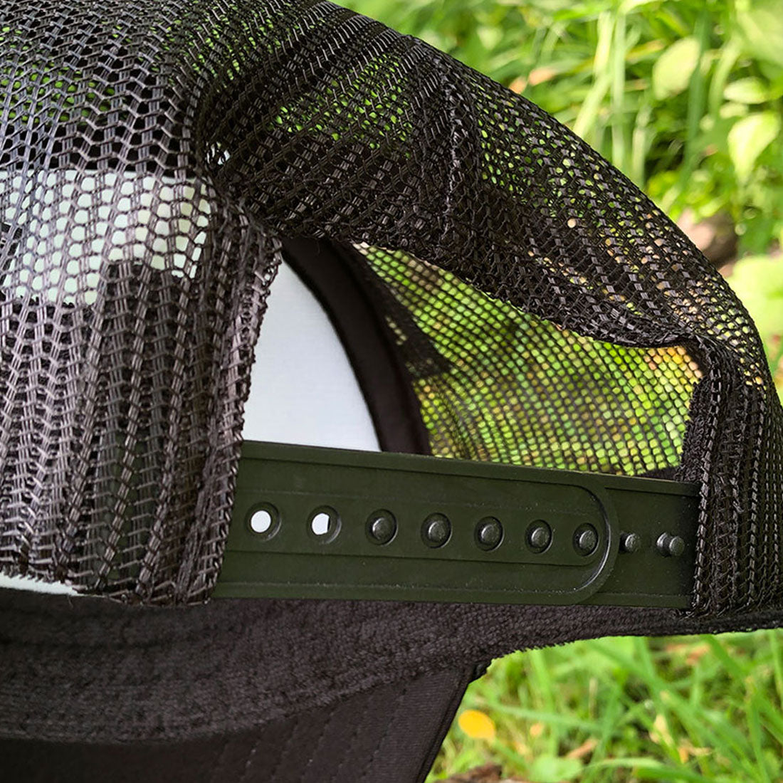 Sunkin Flat Bill Trucker Hat in Black
