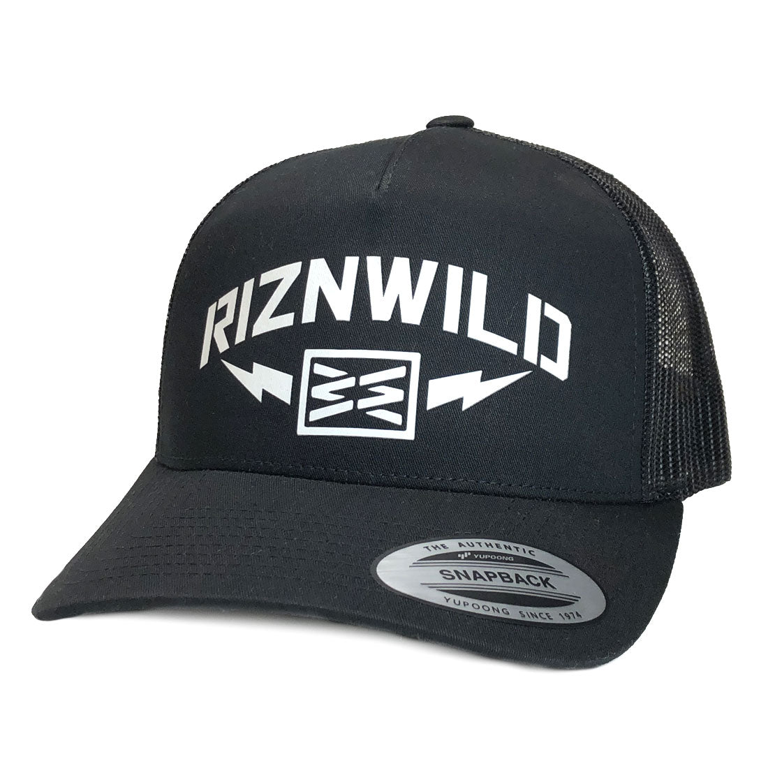 STORM CURVED BILL TRUCKER HAT IN BLACK