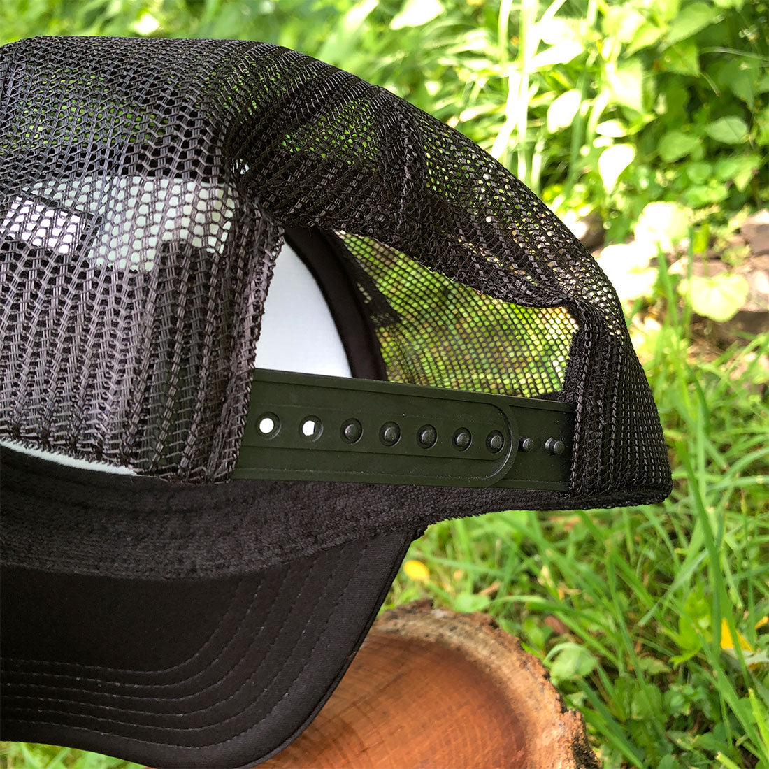 Sunkin Curved Bill Foam Front Trucker Hat in Black