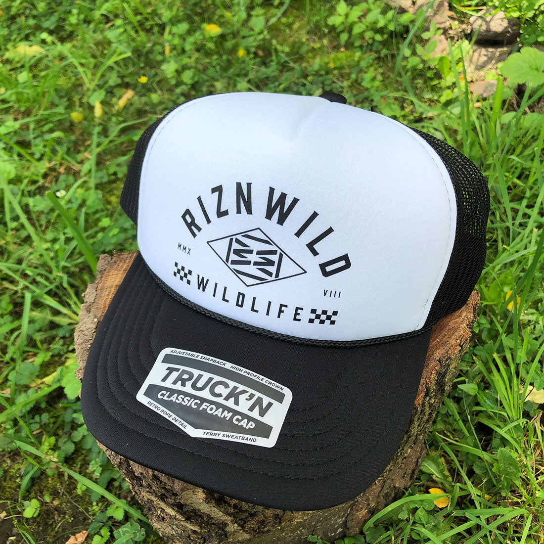 Icon Curved Bill Foam Front Trucker Hat in Black/White
