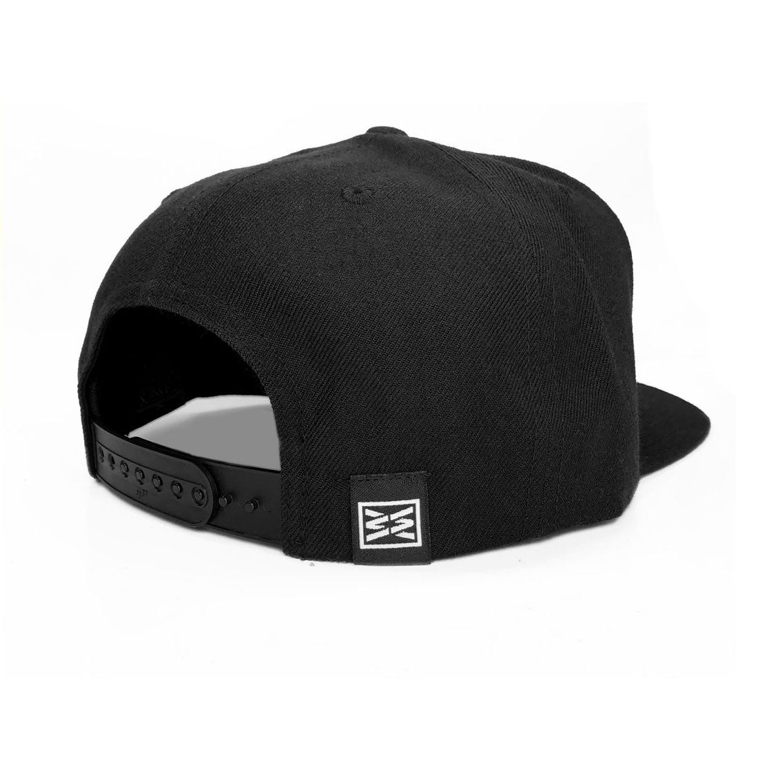 RANGE FLEX FIT FLAT BILL SNAPBACK HAT IN BLACK